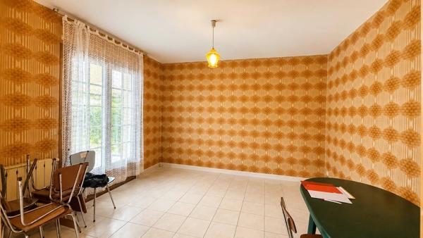 Vente                                                      Propriété
                        
                     7 pièces                      195 m2                     à Pourrières