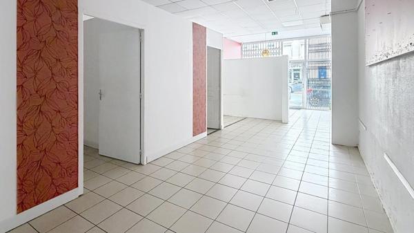 Local commercial 200 M2 + 3 Appartements