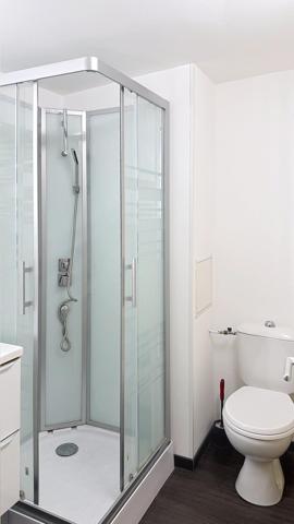 Local commercial 200 M2 + 3 Appartements