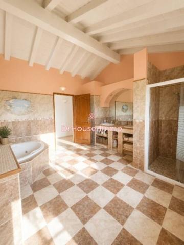 Maison à vendre 4 pièces de 197 m²