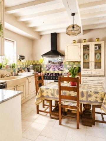 Maison à vendre 4 pièces de 197 m²