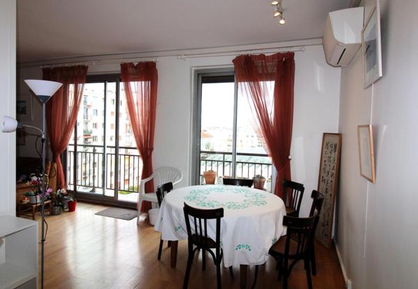 Centre-ville - proximité immédiate des commerces - RER B