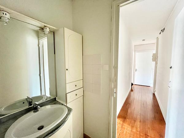 A VENDRE appartement Caen 2 pièce(s) 40.80 m2 - vendu libre - Ultra centre ville - cour intérieure - cave