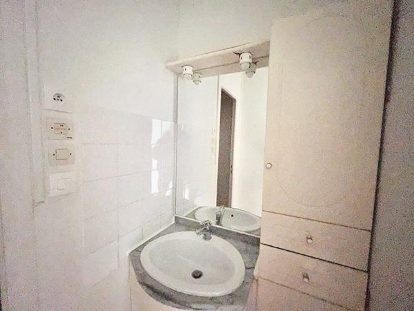 A VENDRE appartement Caen 2 pièce(s) 40.80 m2 - vendu libre - Ultra centre ville - cour intérieure - cave