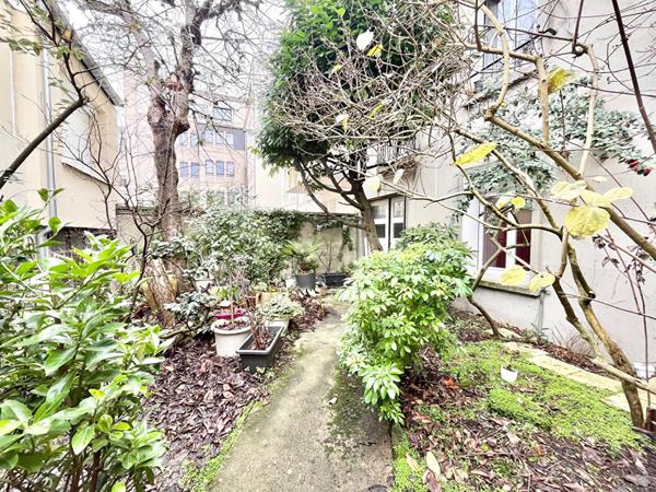 A VENDRE appartement Caen 2 pièce(s) 40.80 m2 - vendu libre - Ultra centre ville - cour intérieure - cave