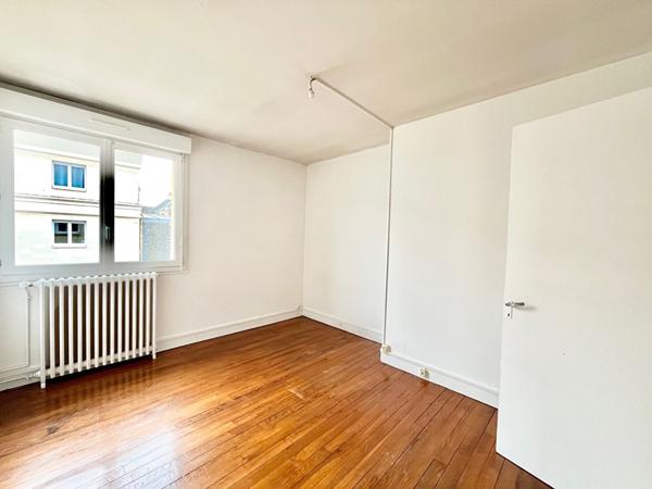 A VENDRE appartement Caen 2 pièce(s) 40.80 m2 - vendu libre - Ultra centre ville - cour intérieure - cave