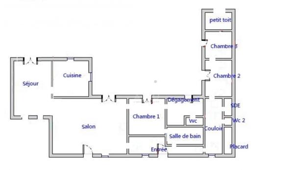 A 15 mn des plages, au coeur d'un des plus jolis village de Vendée, maison de charme rénovée avec soin.