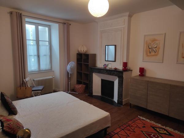 Maison à SAINT-JEAN-D'ANGELY, 17400 - 5 pièces 219m²