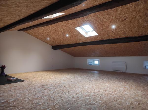 Maison à SAINT-JEAN-D'ANGELY, 17400 - 5 pièces 219m²