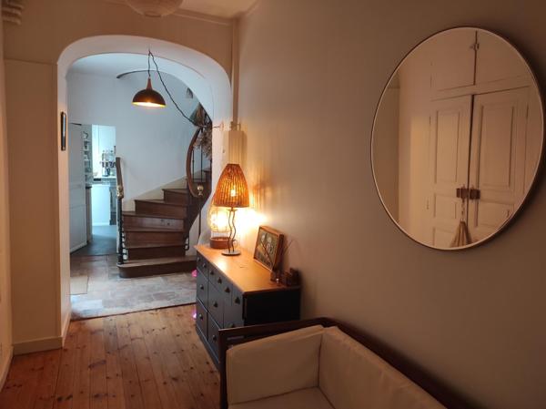 Maison à SAINT-JEAN-D'ANGELY, 17400 - 5 pièces 219m²