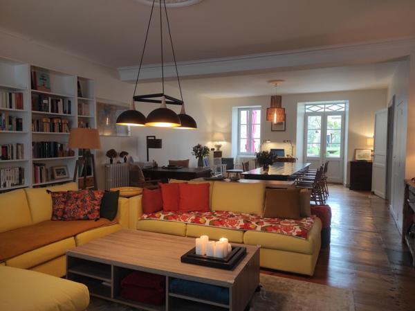 Maison à SAINT-JEAN-D'ANGELY, 17400 - 5 pièces 219m²