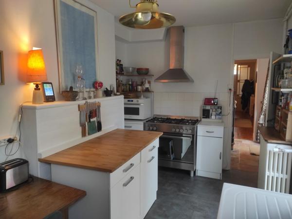 Maison à SAINT-JEAN-D'ANGELY, 17400 - 5 pièces 219m²