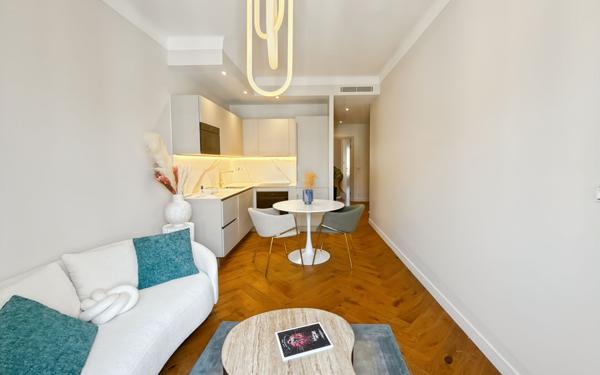 Appartement à vendre    3 pièces • 53 m2 Nice