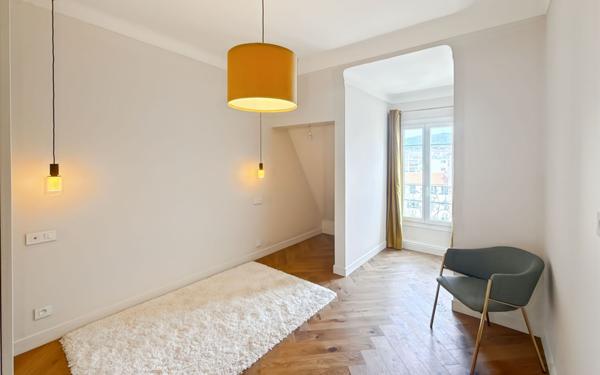 Appartement à vendre    3 pièces • 53 m2 Nice