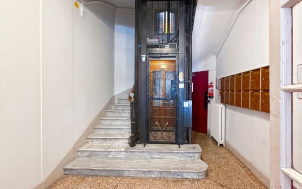 Appartement à vendre    3 pièces • 53 m2 Nice