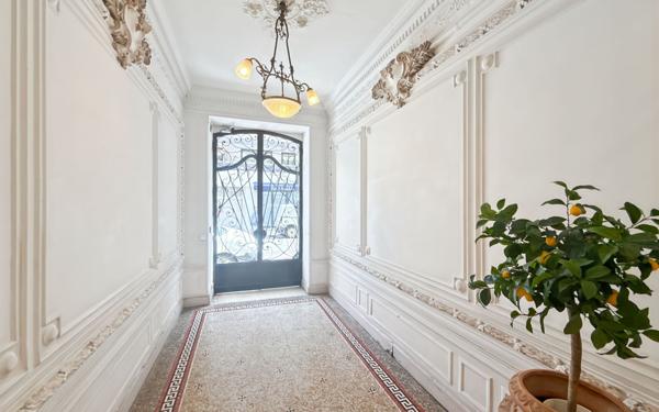 Appartement à vendre    3 pièces • 53 m2 Nice