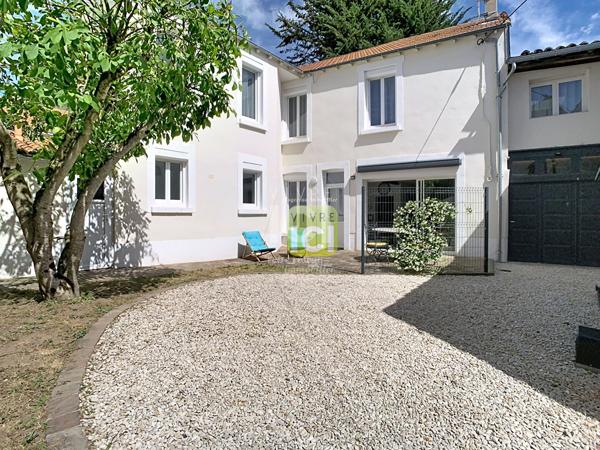 Maison Cholet 6 pièce(s) 126 m2