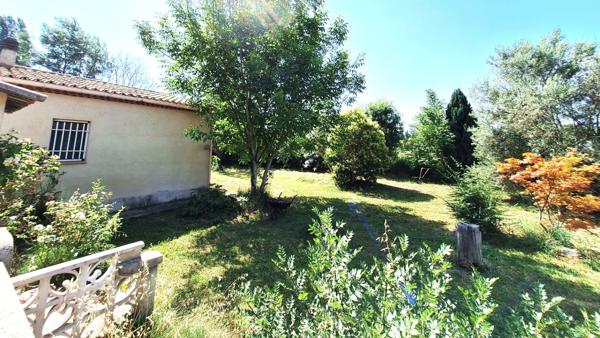 Maison à 6 pièces LAURIS (84) terrain 3136 m²