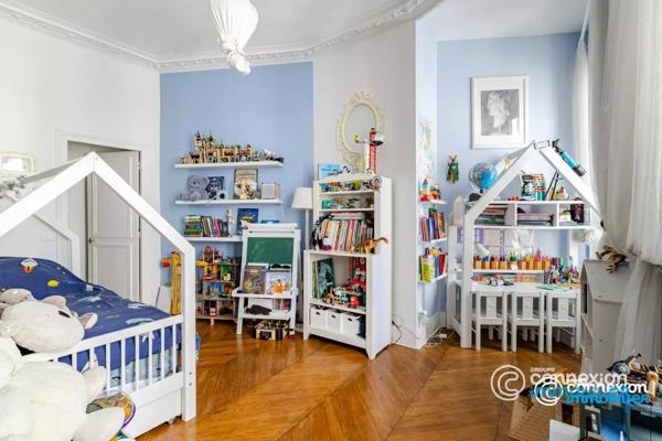 Bel appartement familial - Square Montholon