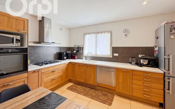 Maison à vendre    5 pièces • 122 m2 Aubenas