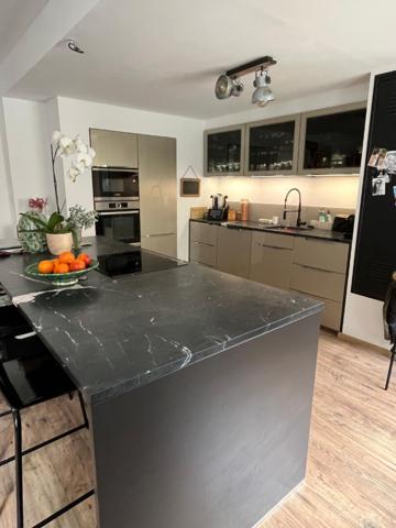 NEUVILLE DE POITOU BELLE MAISON DE CHARME DEBUT XX EME RENOVEE A DEUX PAS DU CENTRE VILLE