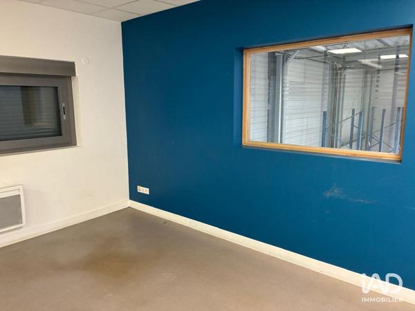 Location local d’activité 373 m² Creil