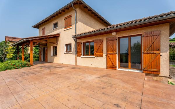 Maison à vendre    6 pièces •  Saint-Germain-sur-l'Arbresle