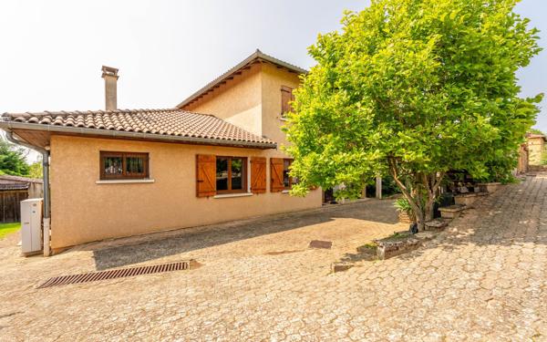 Maison à vendre    6 pièces •  Saint-Germain-sur-l'Arbresle