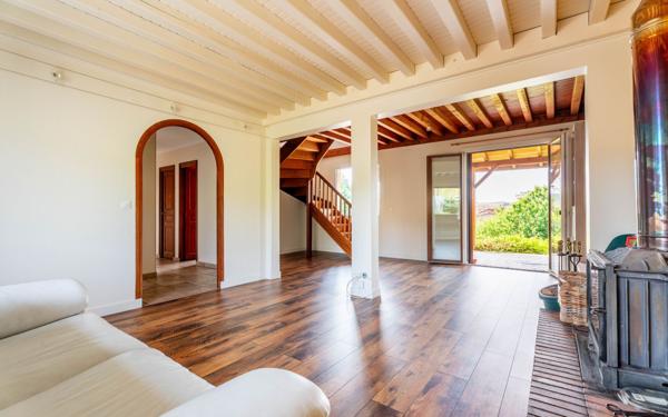 Maison à vendre    6 pièces •  Saint-Germain-sur-l'Arbresle