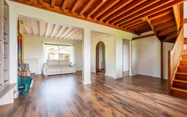 Maison à vendre    6 pièces •  Saint-Germain-sur-l'Arbresle