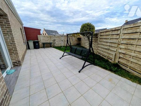 À vendre sur Wormhout, à deux pas du centre-ville et de toutes commodités: maison de plain-pied...