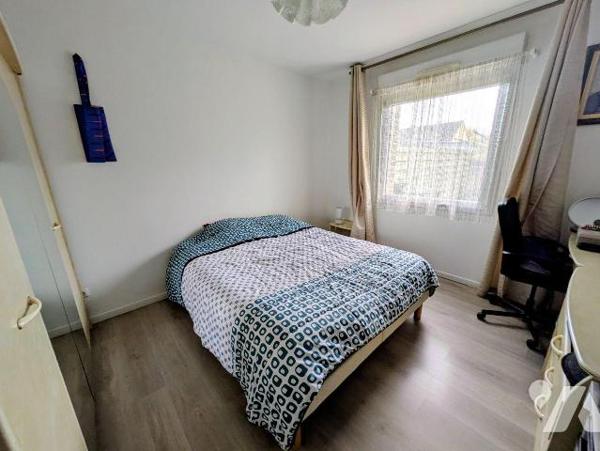 À vendre sur Wormhout, à deux pas du centre-ville et de toutes commodités: maison de plain-pied...
