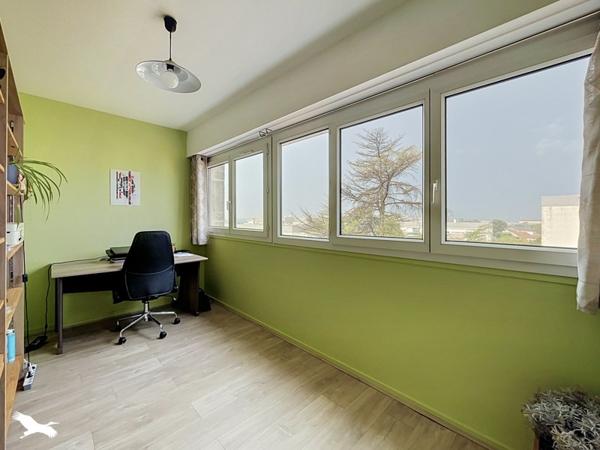 Appartement 114 000 € Cognac 4 p 84 m² DPE E