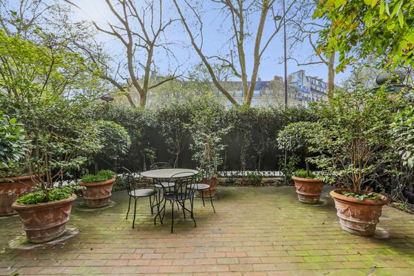 Paris (75017) Exclusivité - INVESTISSEMENT en NUE-PROPRIETE Appartement Rez de Jardin de 4 pièces (108m²) à PARIS 17ème Wag