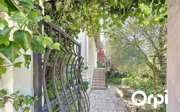 Maison à vendre    4 pièces • 104,57 m2 Écully