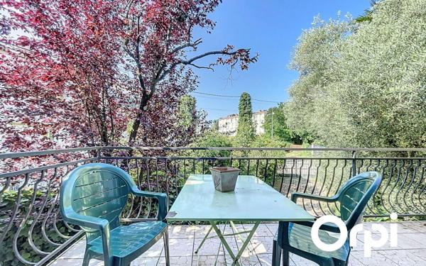 Maison à vendre    4 pièces • 104,57 m2 Écully