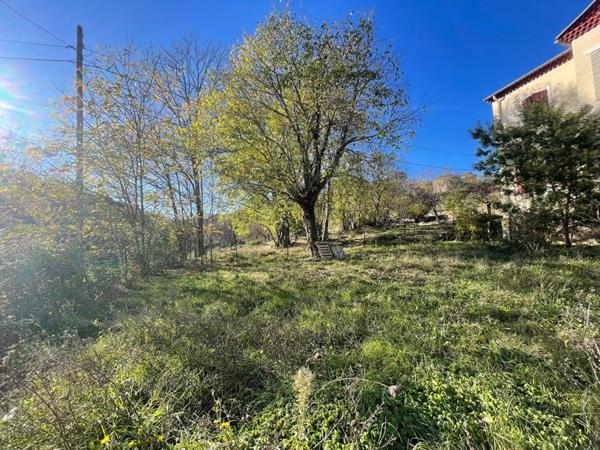 Spacieuse maison avec grand terrain et double étage - Molières-sur-cèze
