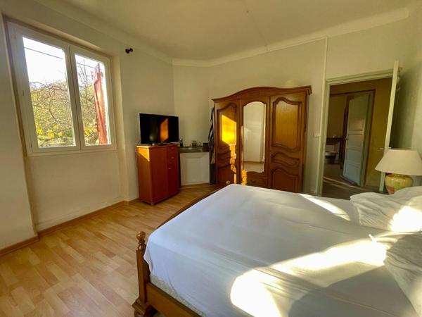 Spacieuse maison avec grand terrain et double étage - Molières-sur-cèze