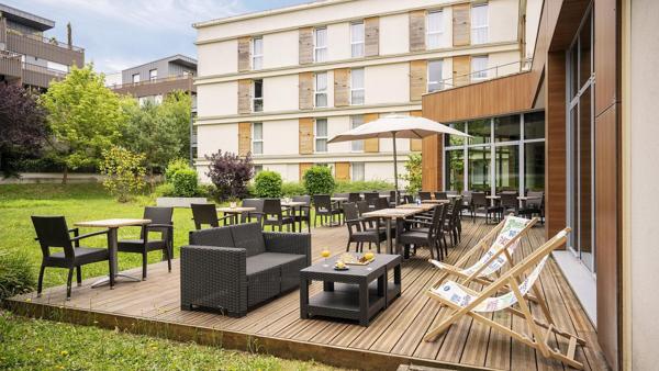 INVESTISSEMENT LOCATIF  Guyancourt  Résidence Affaires Residhome Paris Guyancourt  6.01 % de rentabilité