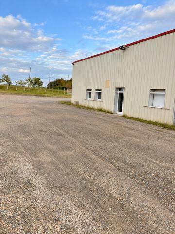 GARAGE / ENTREPÔT – EMPLACEMENT N°1 – FORTE VISIBILITÉ