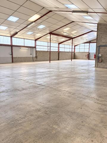 GARAGE / ENTREPÔT – EMPLACEMENT N°1 – FORTE VISIBILITÉ