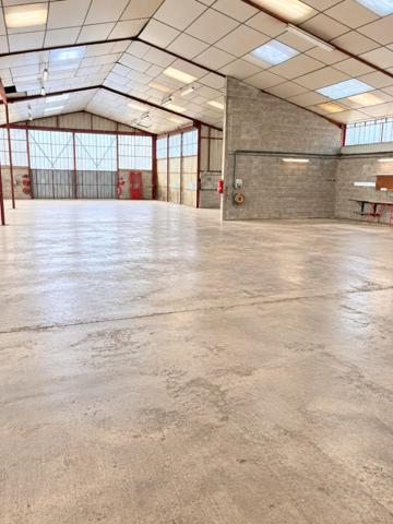 GARAGE / ENTREPÔT – EMPLACEMENT N°1 – FORTE VISIBILITÉ