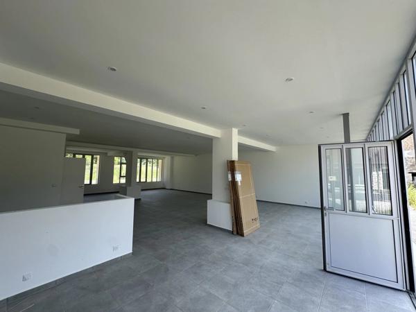 Vente                                                      Local commercial
                        
                     1 pièces                      119 m2                     à Belle-Église