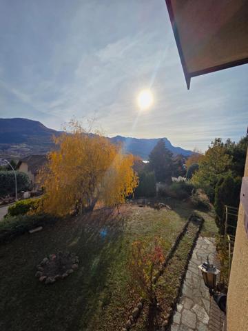 Maison à vendre  maison de 5 chambres EMBRUN (05) avec grand terrain de 2000 M2,poossibilité d'y faire 2 appartements et de détacher une partie du terrain pour construction