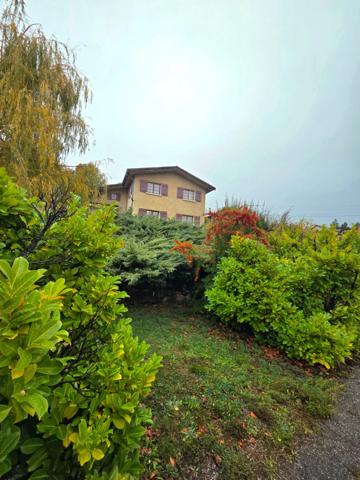 Maison à vendre  maison de 5 chambres EMBRUN (05) avec grand terrain de 2000 M2,poossibilité d'y faire 2 appartements et de détacher une partie du terrain pour construction