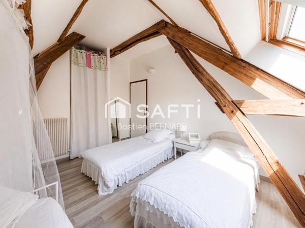 6 chambres, dépendances, calme : le combo rare