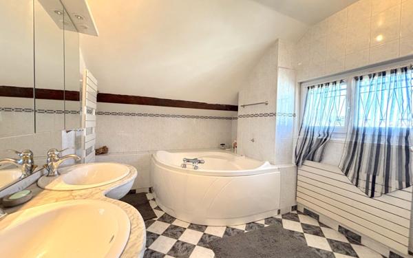 Maison à vendre    7 pièces •  Ris-Orangis