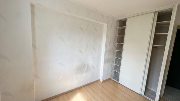 Appartement F3 lumineux avec 2 balcons et box en sous-sol