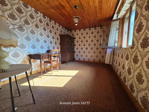 Maison de village avec trois chambres