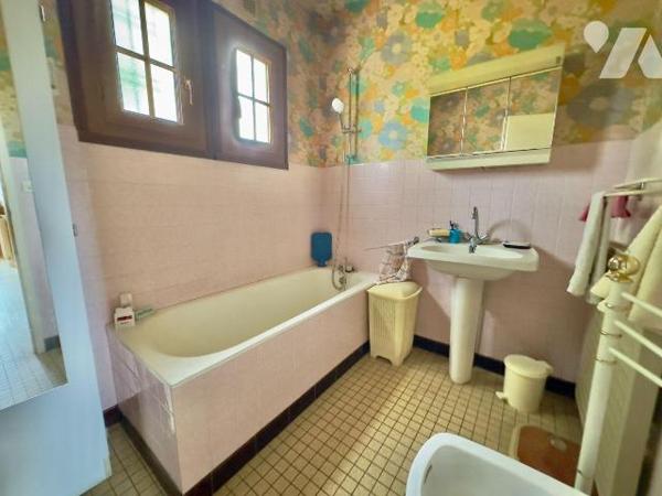 EXCLUSIVITE TRENTE CINQ NOTAIRES - Avenue de la Grande Fontenelle - EMPLACEMENT IDEAL.
Maison ...